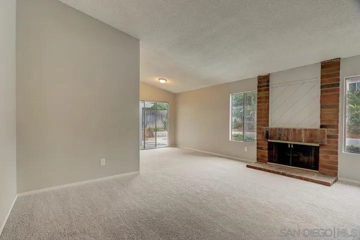 1067 La Sombra Dr, San Marcos, California 92078