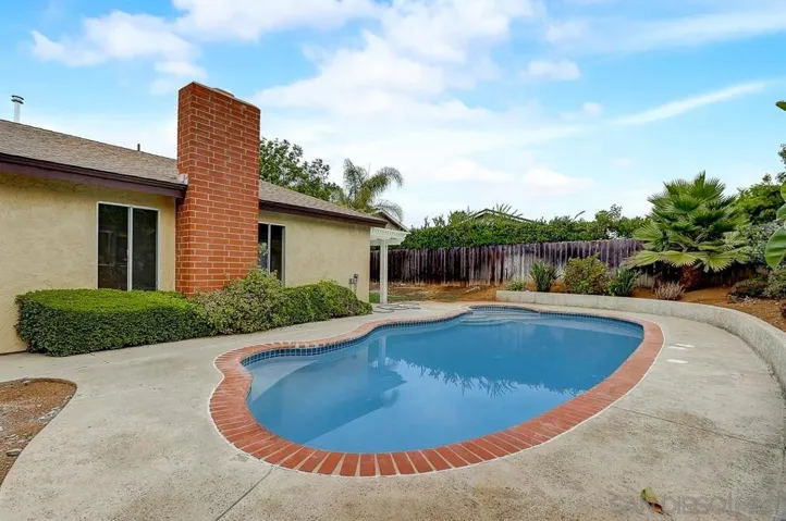 1067 La Sombra Dr, San Marcos, California 92078