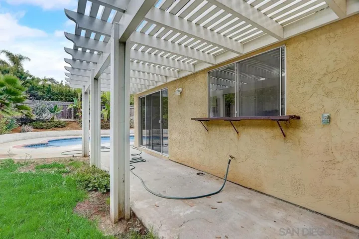1067 La Sombra Dr, San Marcos, California 92078