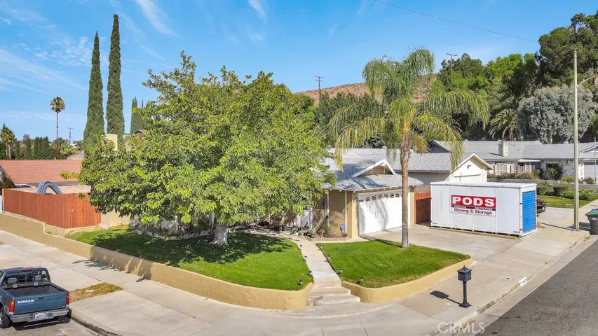28103 Tenda Drive, Canyon Country, California 91351
