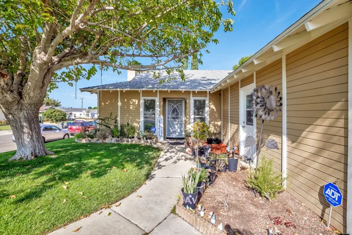 28103 Tenda Drive, Canyon Country, California 91351