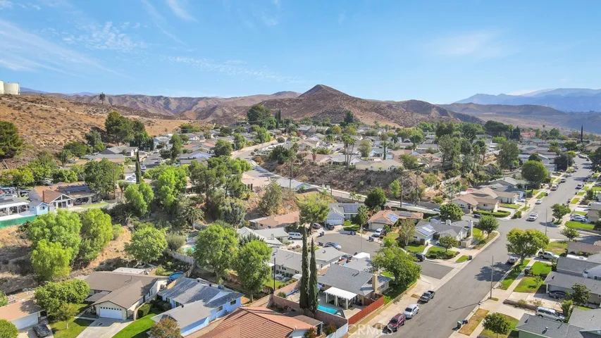 28103 Tenda Drive, Canyon Country, California 91351