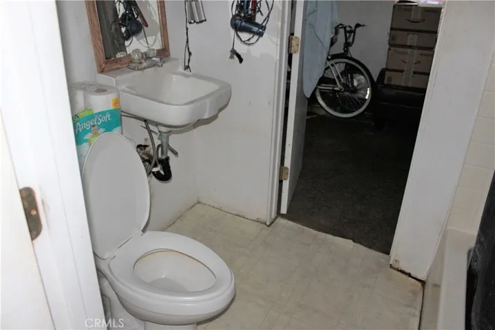 1004 W 9th Street, Merced, California 95341