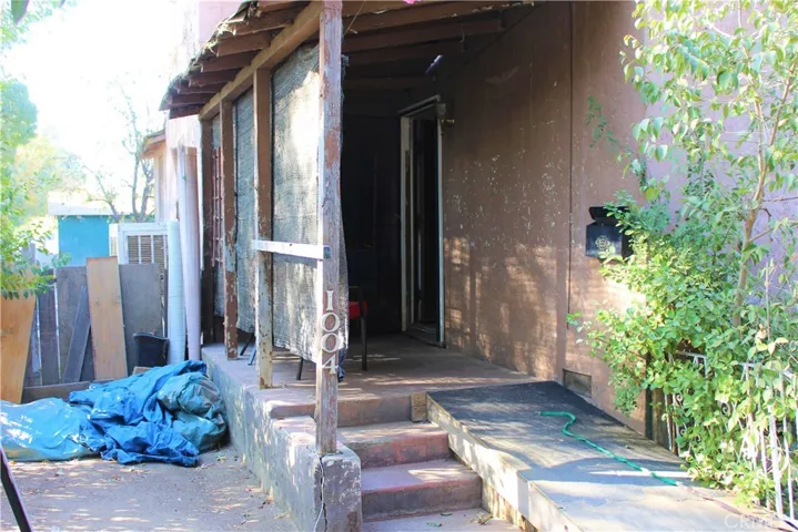 1004 W 9th Street, Merced, California 95341