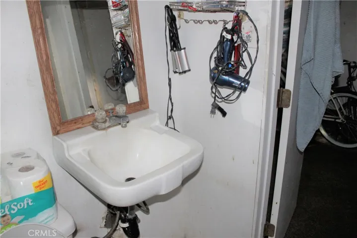 1004 W 9th Street, Merced, California 95341