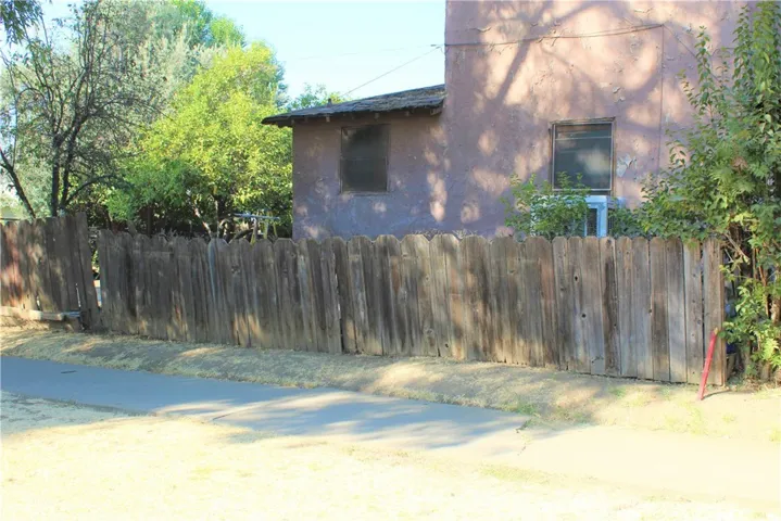 1004 W 9th Street, Merced, California 95341
