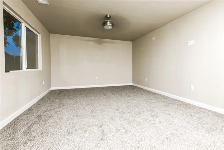 807 Holiday Way, Chowchilla, California 93610