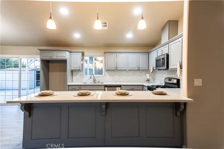 807 Holiday Way, Chowchilla, California 93610