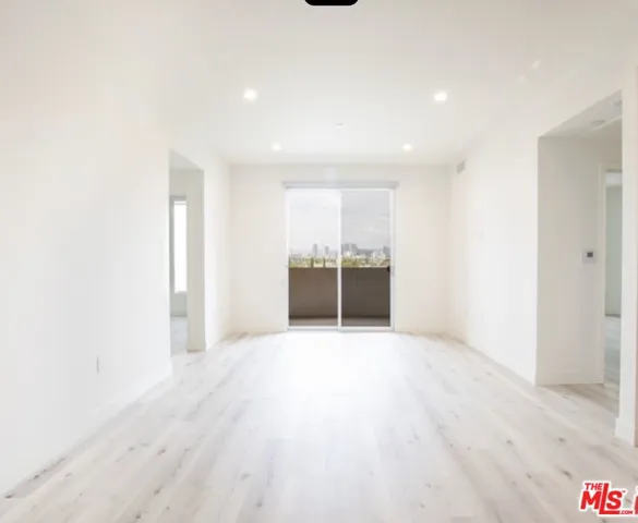 1545 S Fairfax Avenue 103, Los Angeles, California 90019