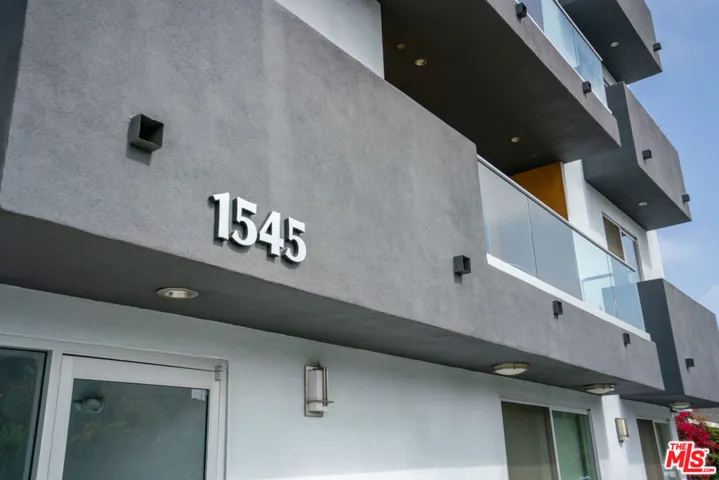 1545 S Fairfax Avenue 103, Los Angeles, California 90019