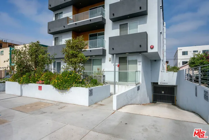 1545 S Fairfax Avenue 103, Los Angeles, California 90019