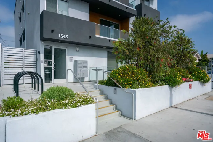 1545 S Fairfax Avenue 103, Los Angeles, California 90019