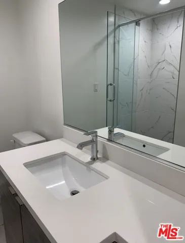 1545 S Fairfax Avenue 103, Los Angeles, California 90019