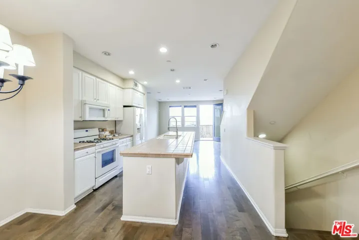 947 S Bluff Road, Montebello, California 90640