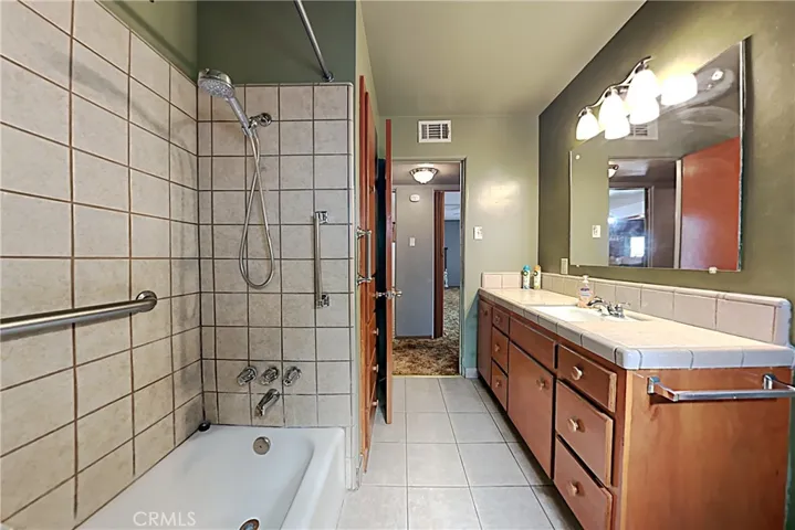 1409 S Nevada Avenue, Los Banos, California 93635