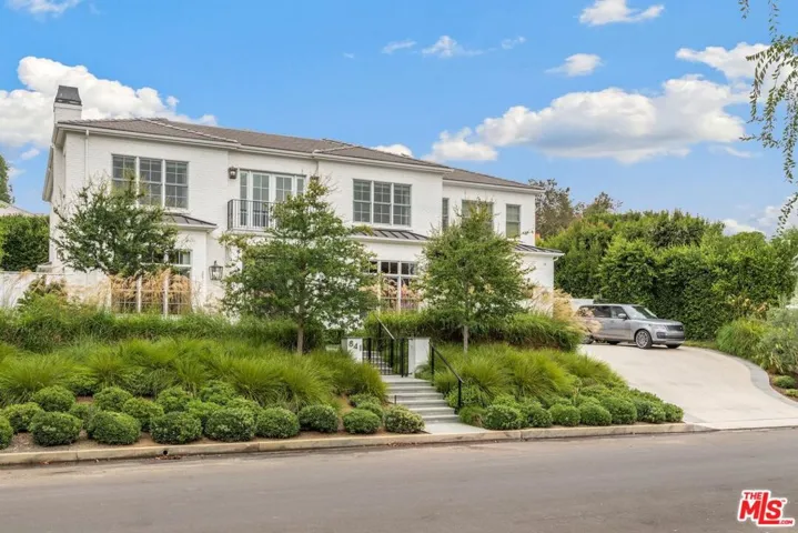 841 Toulon Drive, Pacific Palisades, California 90272