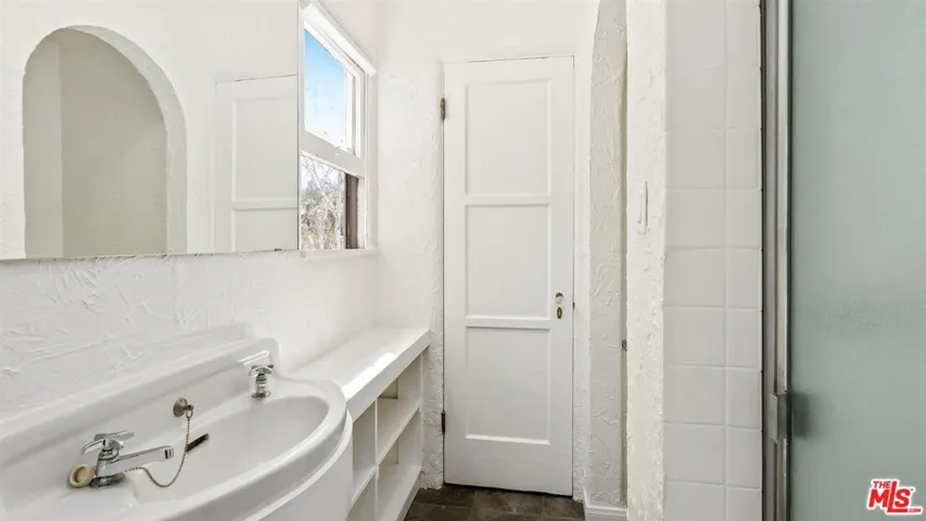 3359 Primera Drive, Los Angeles, California 90068