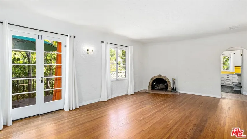 3359 Primera Drive, Los Angeles, California 90068