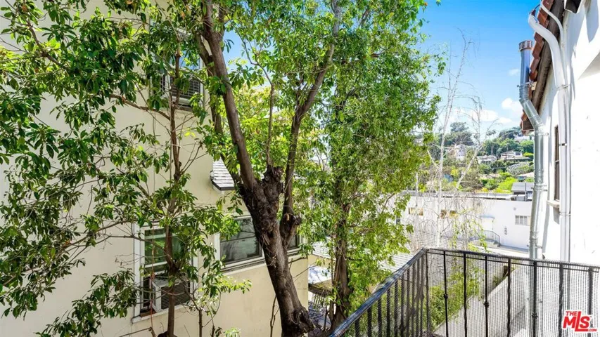 3359 Primera Drive, Los Angeles, California 90068