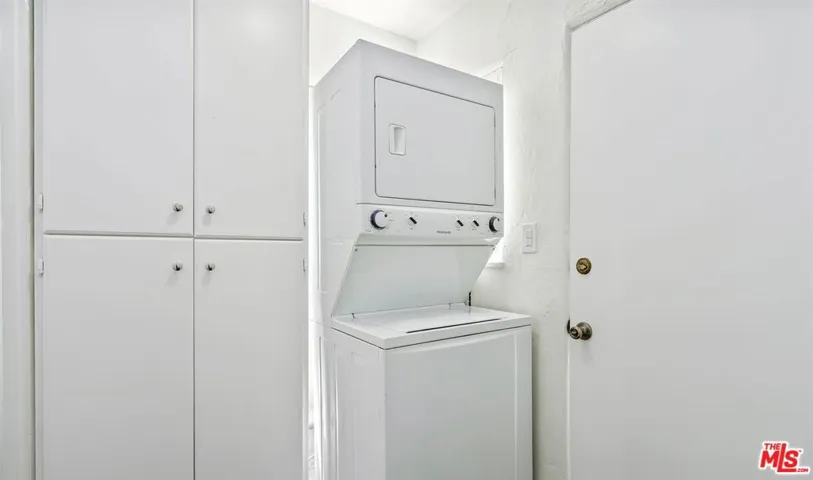 3359 Primera Drive, Los Angeles, California 90068