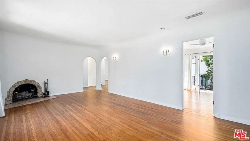 3359 Primera Drive, Los Angeles, California 90068