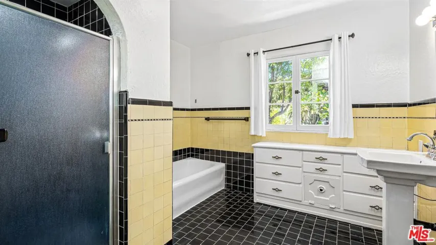 3359 Primera Drive, Los Angeles, California 90068