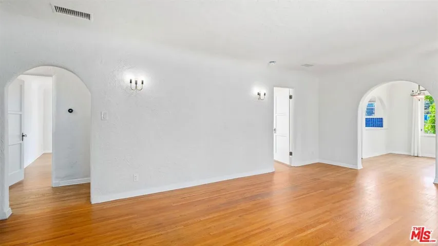 3359 Primera Drive, Los Angeles, California 90068