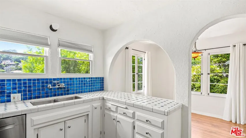 3359 Primera Drive, Los Angeles, California 90068