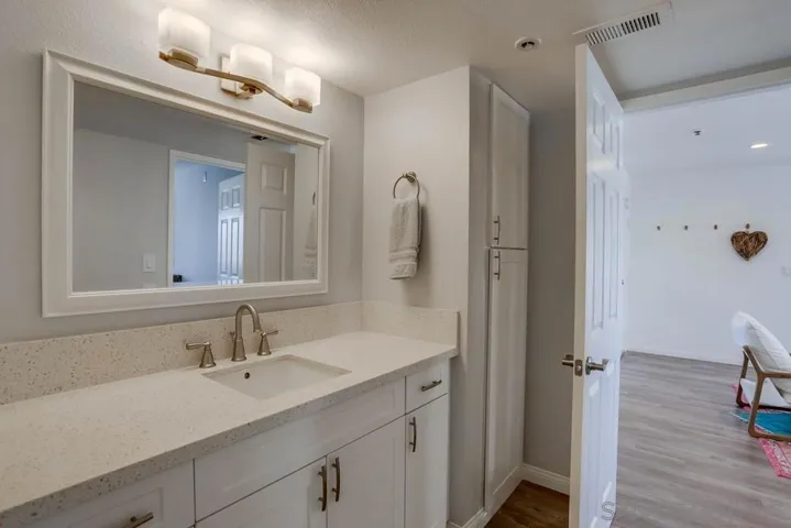 1830 Thomas Ave 2f, San Diego, California 92109