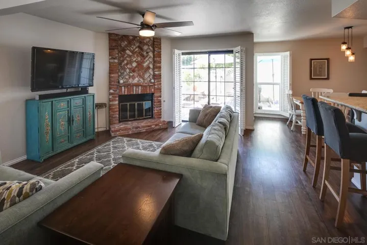 7015 Goldenrod Way, Carlsbad, California 92011