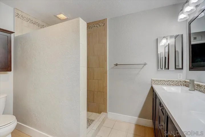 6615 Santa Isabel St B, Carlsbad, California 92009