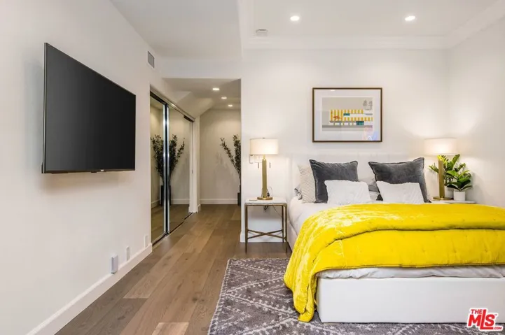 2492 Glenneyre Street, Laguna Beach, California 92651