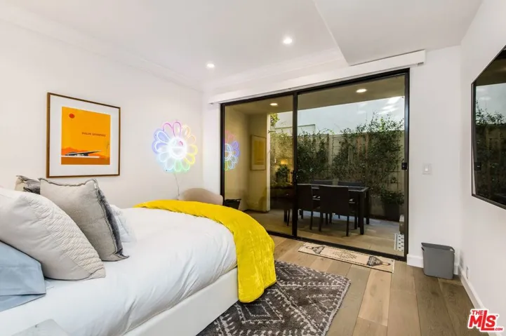 2492 Glenneyre Street, Laguna Beach, California 92651