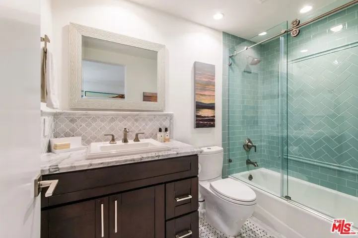 2492 Glenneyre Street, Laguna Beach, California 92651
