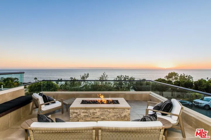2492 Glenneyre Street, Laguna Beach, California 92651