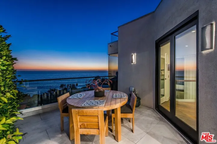 2492 Glenneyre Street, Laguna Beach, California 92651