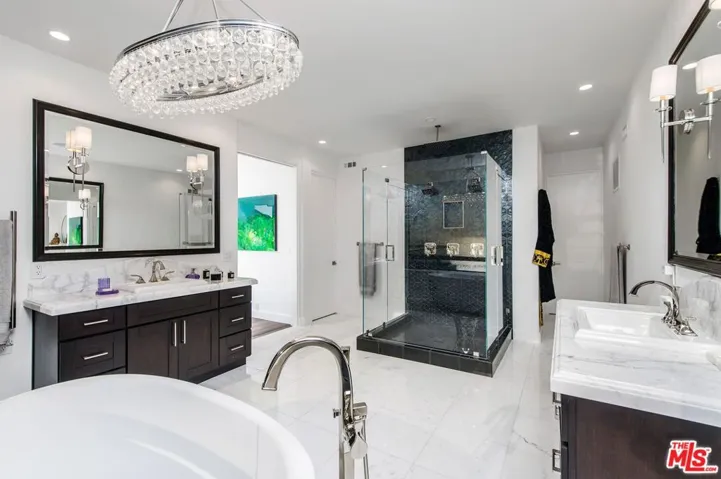 2492 Glenneyre Street, Laguna Beach, California 92651