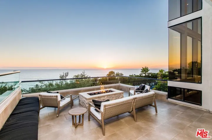 2492 Glenneyre Street, Laguna Beach, California 92651
