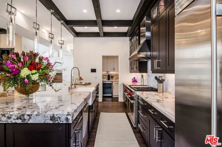 2492 Glenneyre Street, Laguna Beach, California 92651