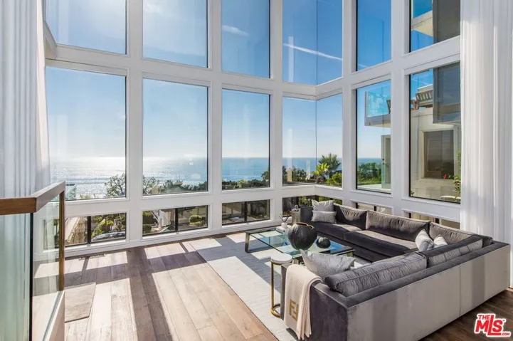 2492 Glenneyre Street, Laguna Beach, California 92651