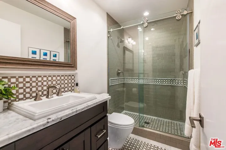 2492 Glenneyre Street, Laguna Beach, California 92651
