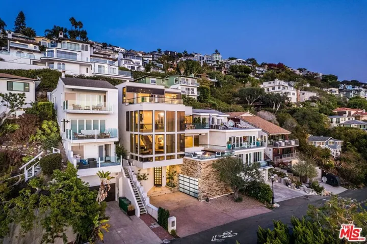 2492 Glenneyre Street, Laguna Beach, California 92651