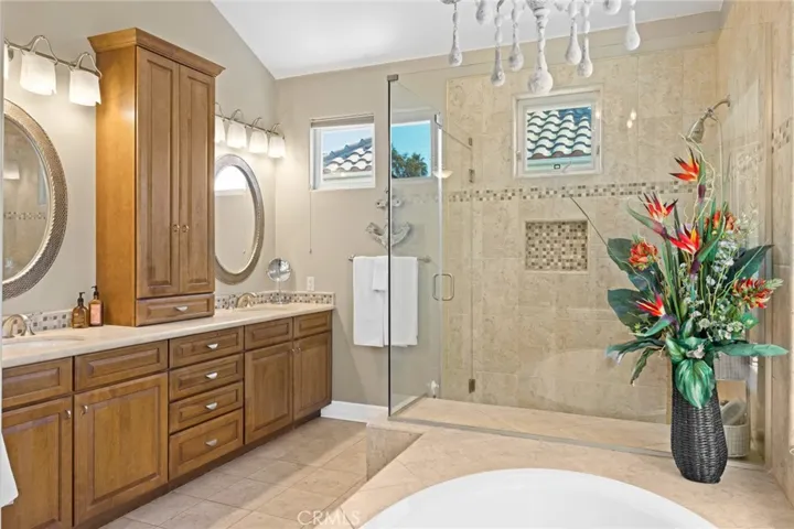 1512 Bluff Place, North Tustin, California 92705