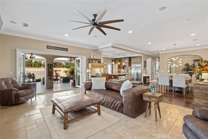 1512 Bluff Place, North Tustin, California 92705