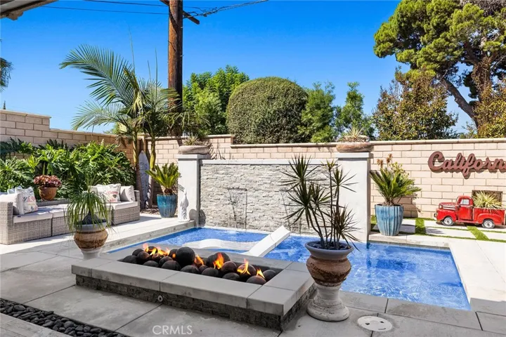 1512 Bluff Place, North Tustin, California 92705