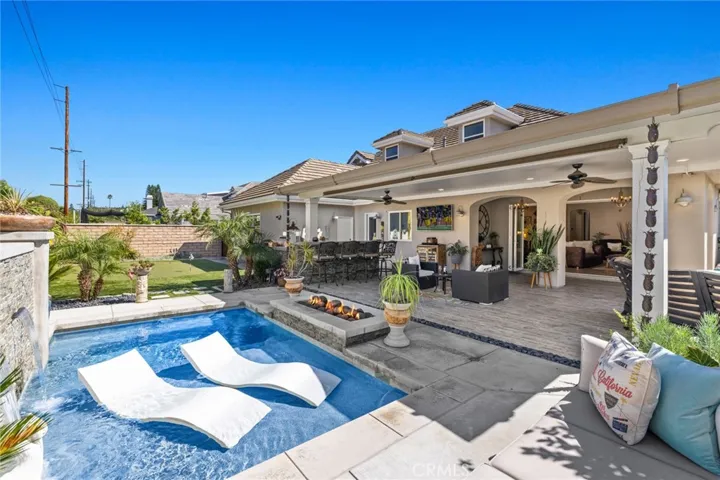 1512 Bluff Place, North Tustin, California 92705
