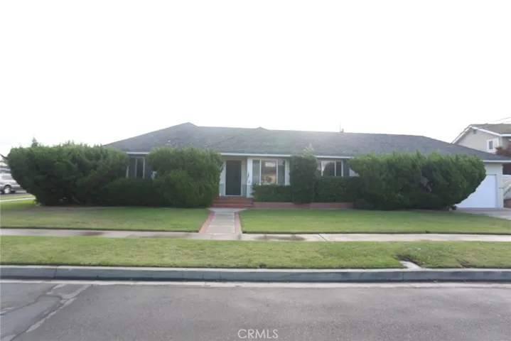 2790 Stanbridge Avenue, Long Beach, California 90815