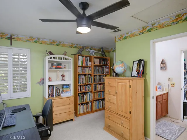 Bedroom 4 with Jack and Jill bathroom accrss