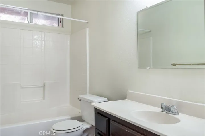 Guest bath.