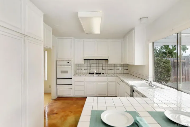 921 Summerfield Pl, Escondido, California 92027
